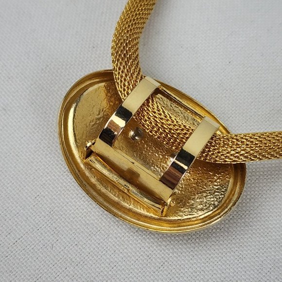 Vintage Gold Tone Mesh Chain Jaguar Pendant Necklace - Picture 6 of 7